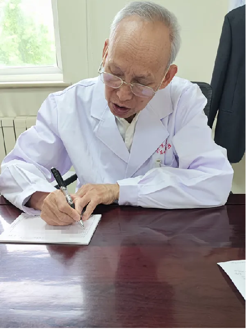 东城中医院特聘专家、温病大家赵绍琴教授弟子李刘坤：防癌调饮食治癌祛痰湿(图2)