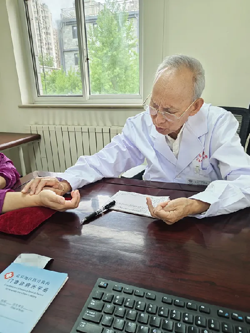 东城中医院特聘专家、温病大家赵绍琴教授弟子李刘坤：防癌调饮食治癌祛痰湿(图3)