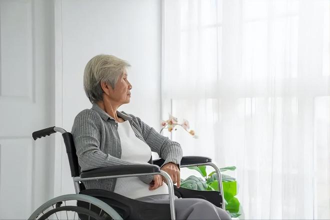 癌症来临看牙齿能知道？告诫：患癌症的人牙齿出现这几个症状(图8)