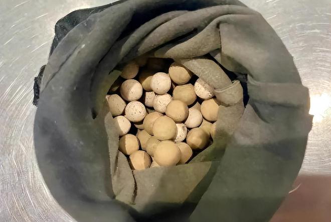 建议停止佩戴这东西辐射超强戴一天相当于做近百次胸片？(图1)