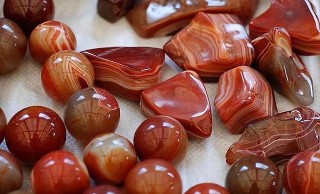 建议停止佩戴这东西辐射超强戴一天相当于做近百次胸片？(图6)