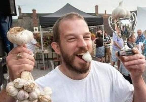 拿大蒜在眉毛上擦两下会有什么好处？马上告诉你答案(图4)