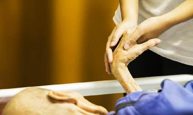 有的人得一种癌症就马上去世了？有的人却得了十几种癌症还很健康(图1)