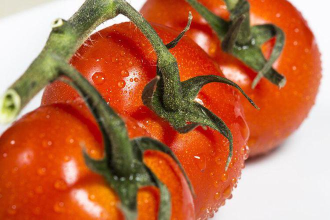 广东一53岁女子天天吃西红柿坚持一年后结果让医生都羡慕不已(图2)