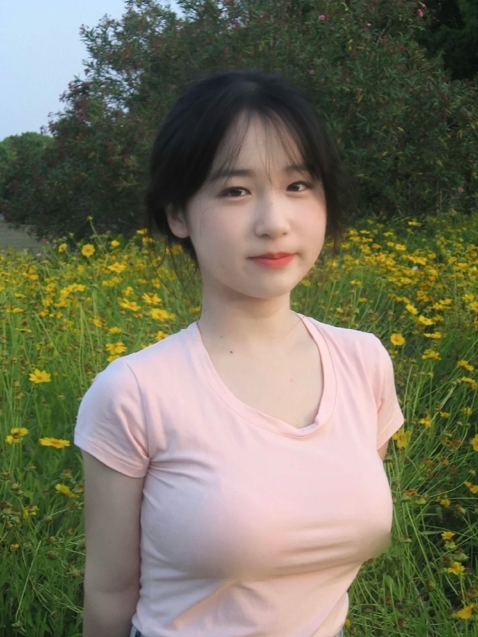 农村大妈桃花开(图1)