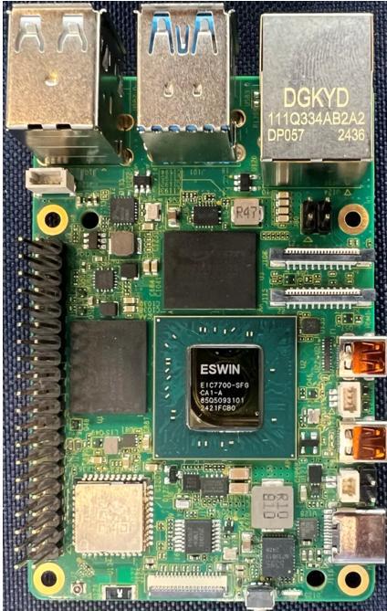 奕斯伟计算RISC-V多用途智能计算双Die开发板全球首秀(图3)