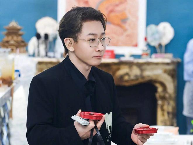 钱再多也没用！49岁抗癌成功却憔悴不堪的刘谦给中年人提了个醒(图4)