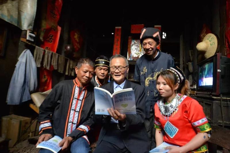 别再说自己老！看看这位88岁“跨界王”新时代中国好人故事365br(图1)