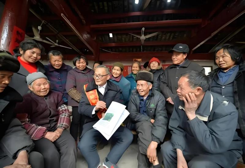 别再说自己老！看看这位88岁“跨界王”新时代中国好人故事365br(图3)